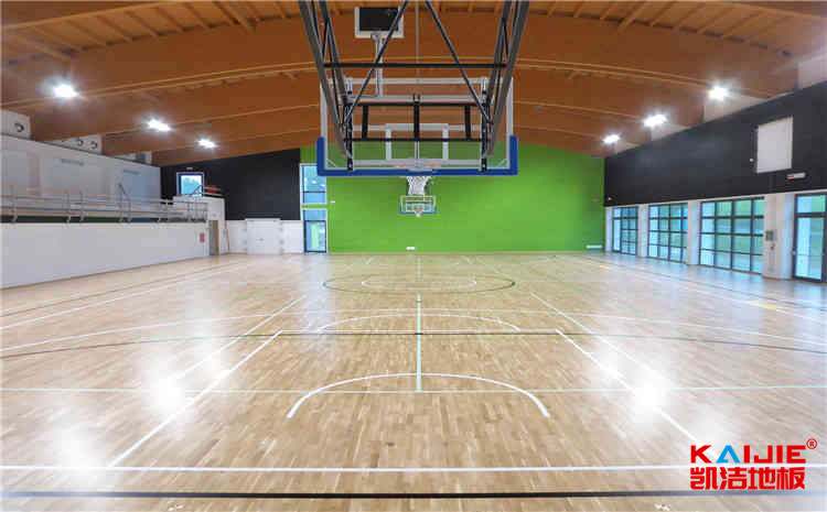 五角楓籃球場地木地板怎么保養？